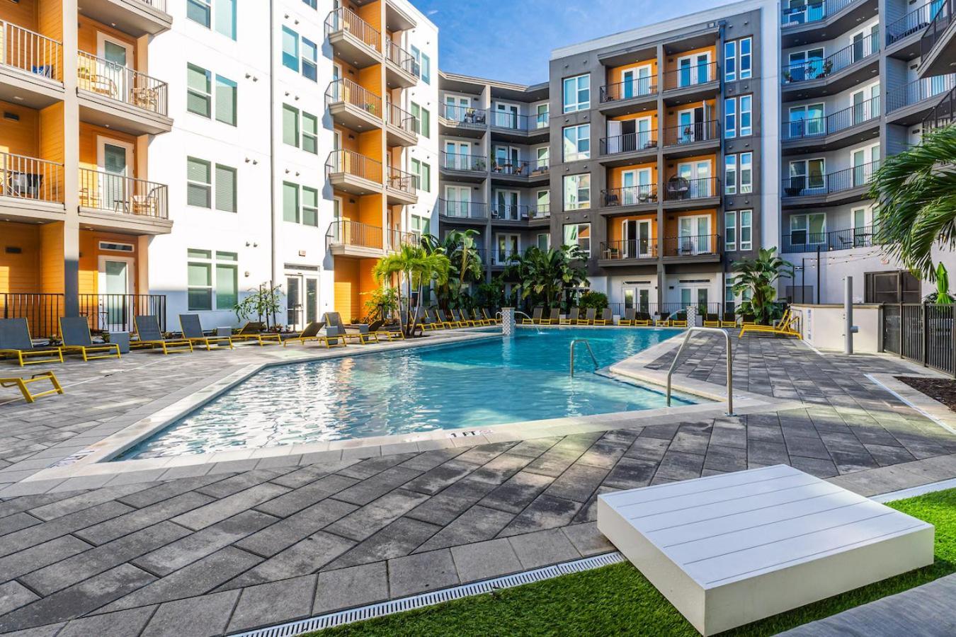 圣彼得堡Tropical Field 1 Bed In Downtown With Free Parking公寓 外观 照片